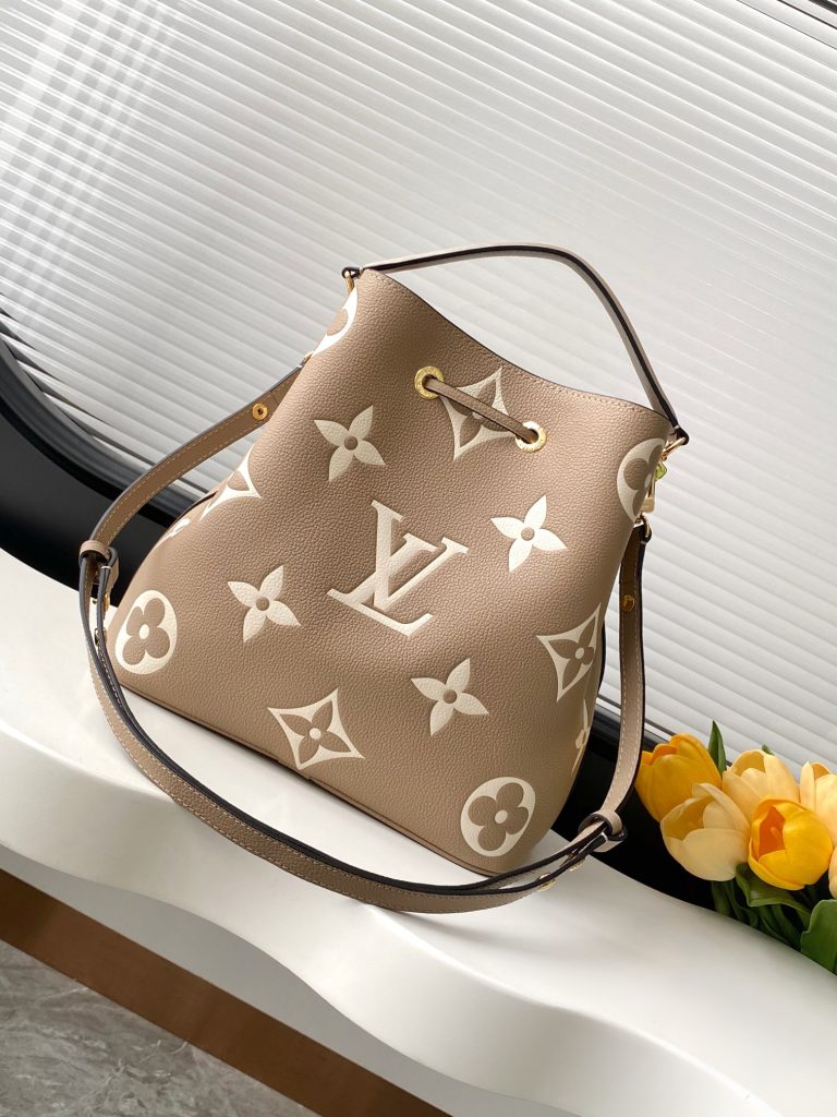 Monogram Bucket Bag M45497 in Black - Image 3