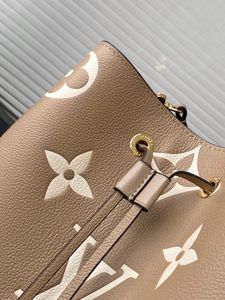 Monogram Bucket Bag M45497 in Black - Image 5