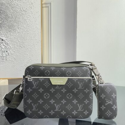Monogram Messenger Bag M2862