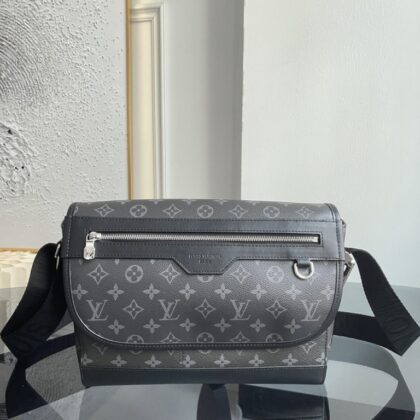 Monogram Messenger Bag M28630
