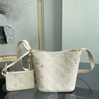 Monogram Shoulder Bag M25673