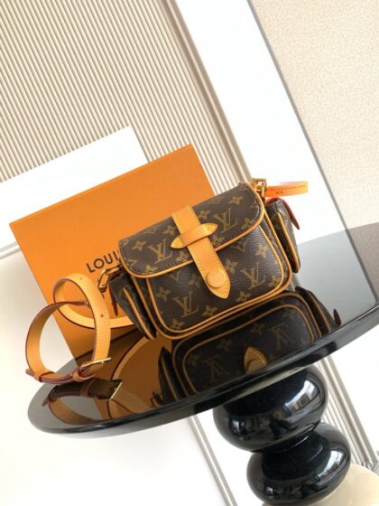 Monogram Handbag P600
