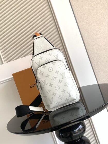 Monogram Handbag P600