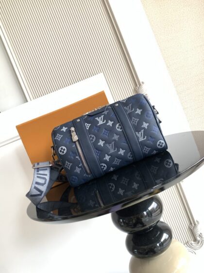 Monogram Handbag P780