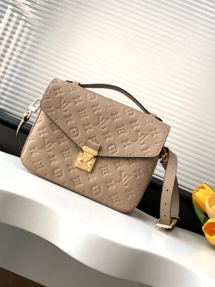 Monogram Pochette Metis Backpack M44881 in Black