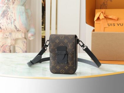 Monogram Shoulder Bag M81522