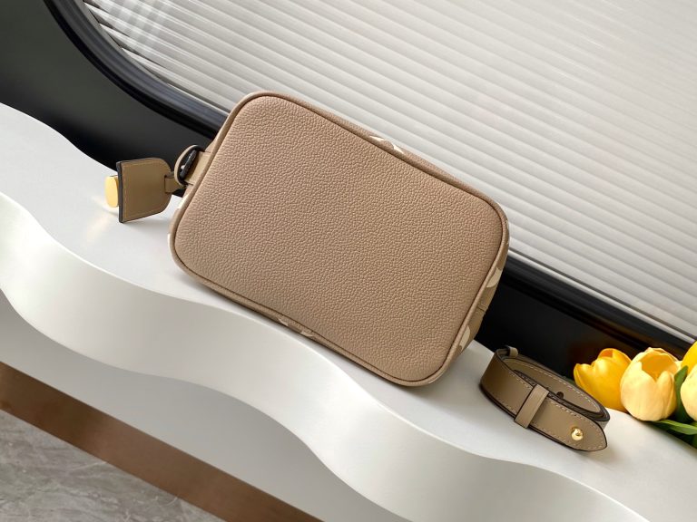 Monogram Handbag M13480 in Black - Image 4