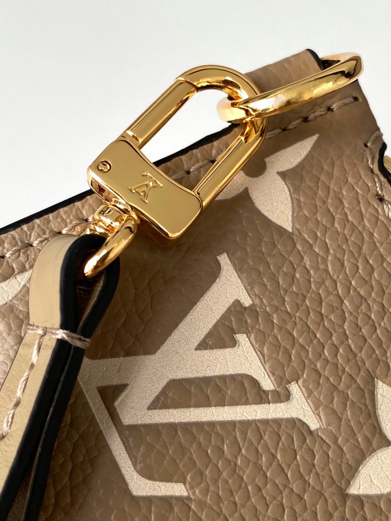 Monogram Handbag M13480 in Black - Image 7