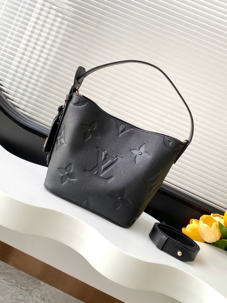 Monogram Handbag M13480 in Black