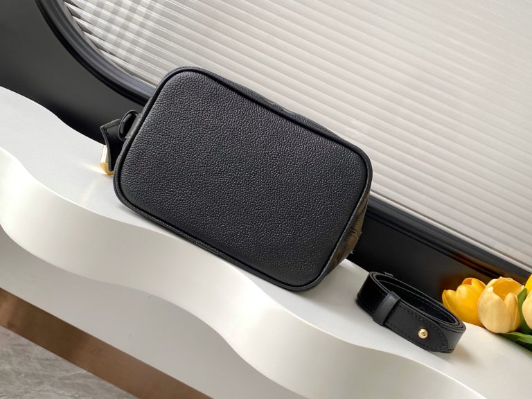 Monogram Handbag M13480 in Black - Image 4