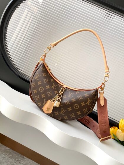 Monogram Shoulder Bag M12939