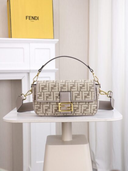 FF Pattern Shoulder Bag 8890