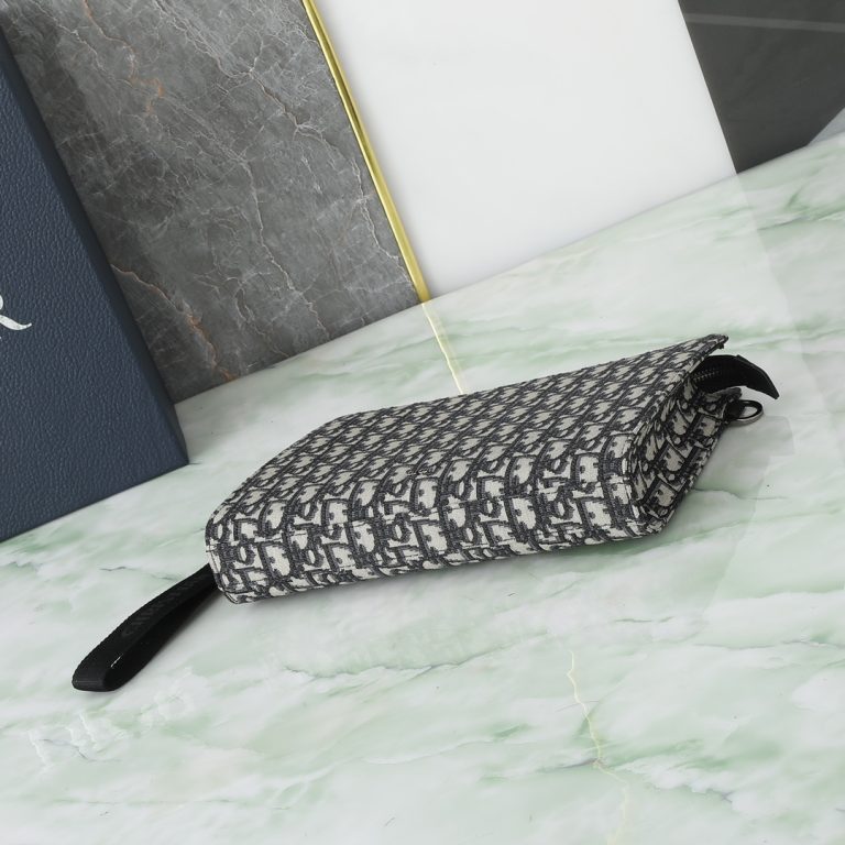 Cannage Handbag in Black - Image 4