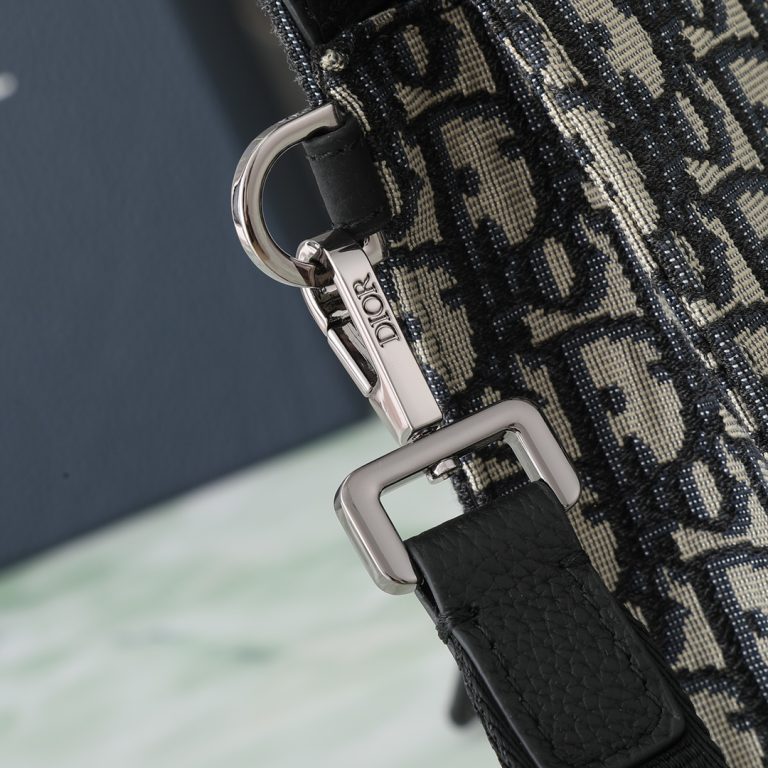 Cannage Handbag in Black - Image 6