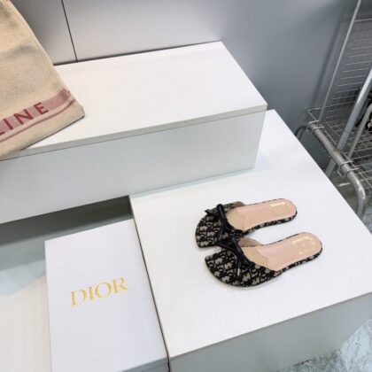 Cannage Sandals
